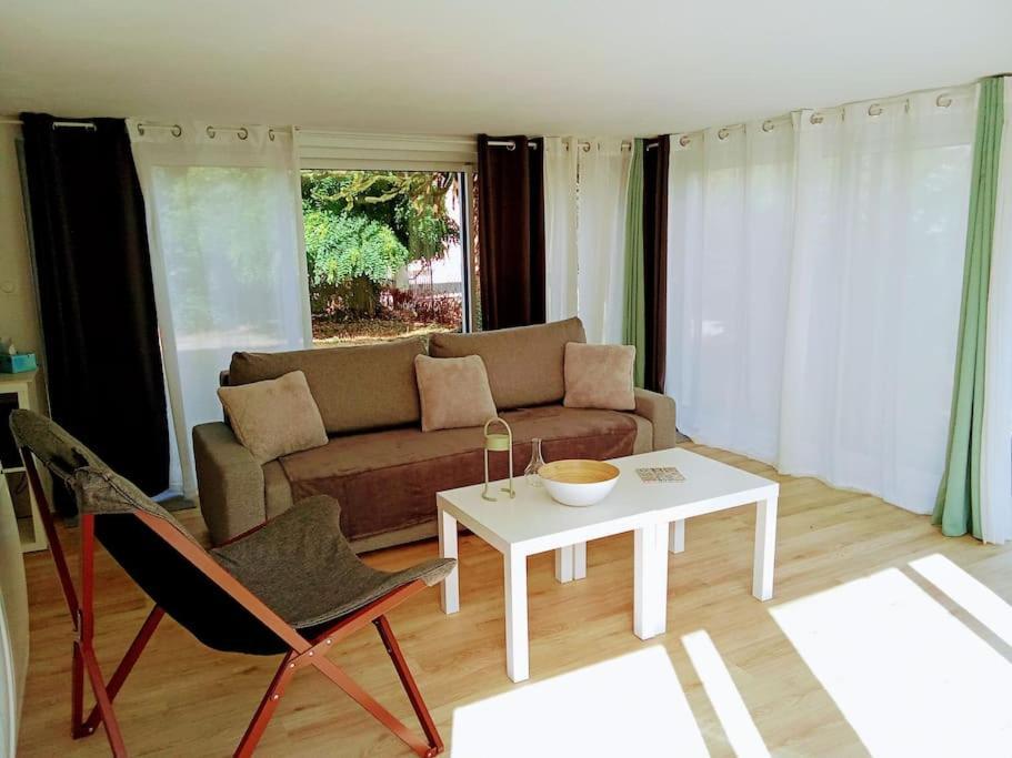 Charmant Loft Avec Jardin Pres Du Centre Ville Amboise Exterior photo
