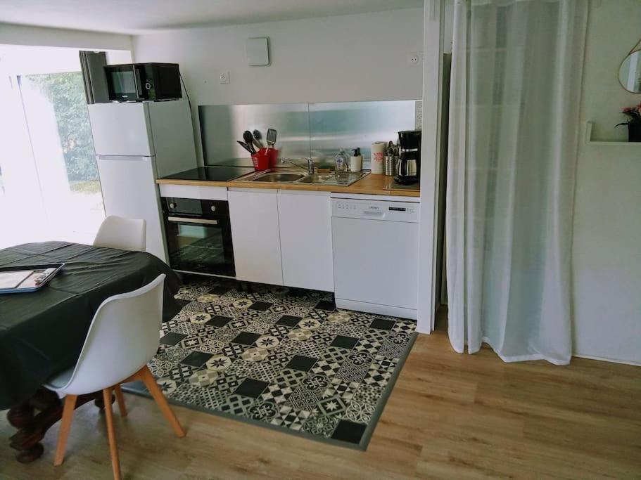 Charmant Loft Avec Jardin Pres Du Centre Ville Amboise Exterior photo